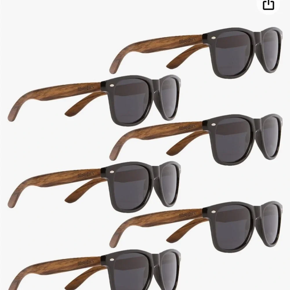 Classic sunnies with wood lateral frame black and brown